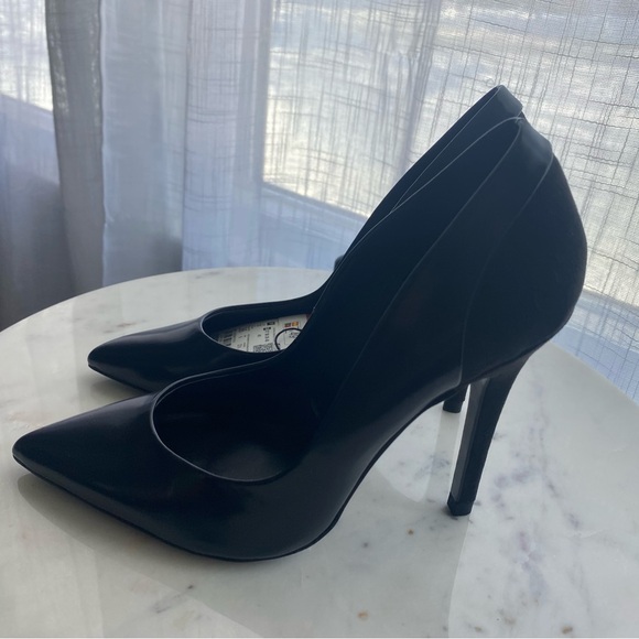 Zara Classic Black Heels - Picture 2 of 5